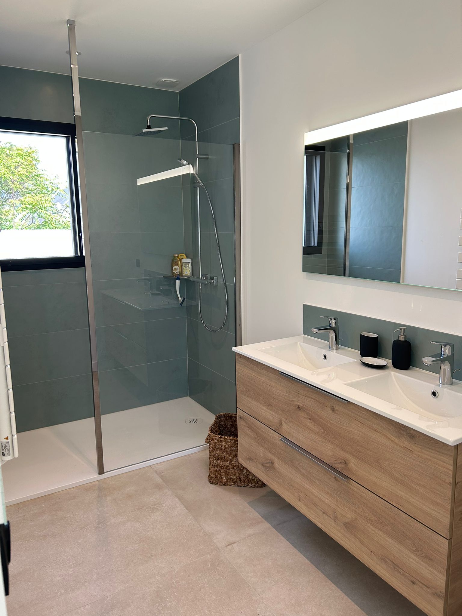 Suite 1 — salle de bain privative